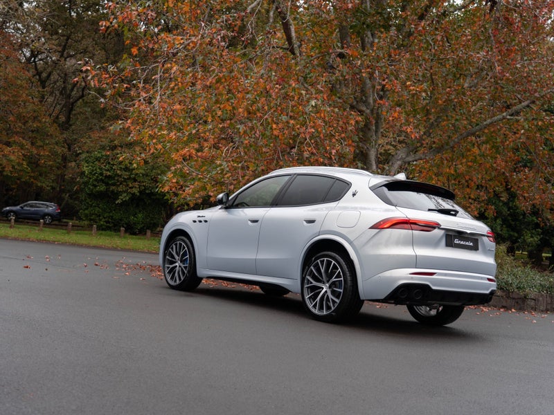 2025 Maserati Grecale Modena 2.0P Turbo 330HP AWD image 2