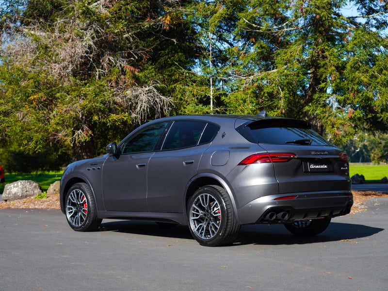 2025 Maserati Grecale Modena 2.0P Turbo 330HP AWD image 2