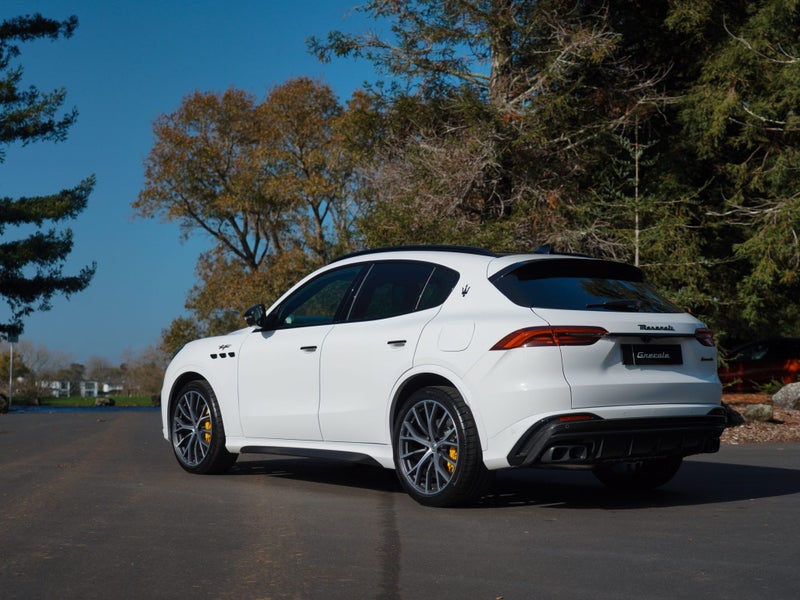2025 Maserati Grecale Trofeo 3.0P V6 Bi-Turbo AWD image 2