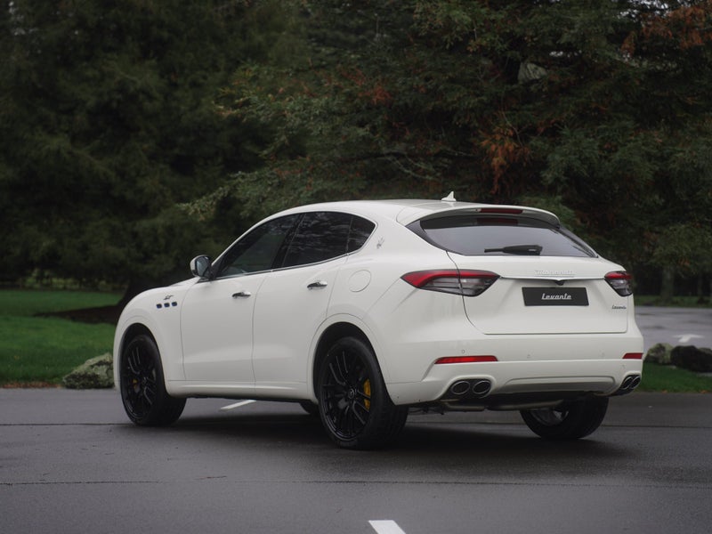 2025 Maserati Levante GT 2.0P TURBO 330HP MHT image 2