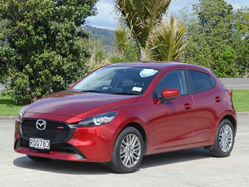 2025 Mazda 2 GSX image 3