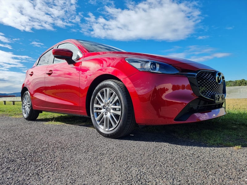2025 Mazda 2 GSX 1.5 6AT image 2