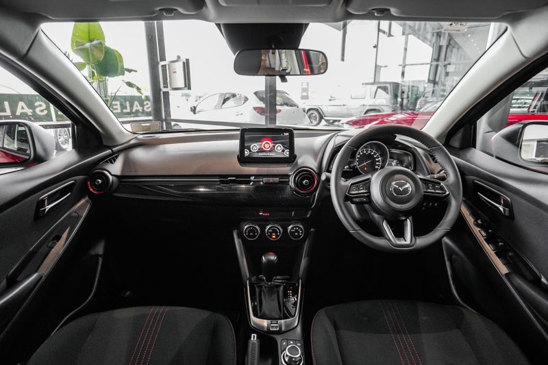 2025 Mazda 2 Gsx 1.5P/6At image 3