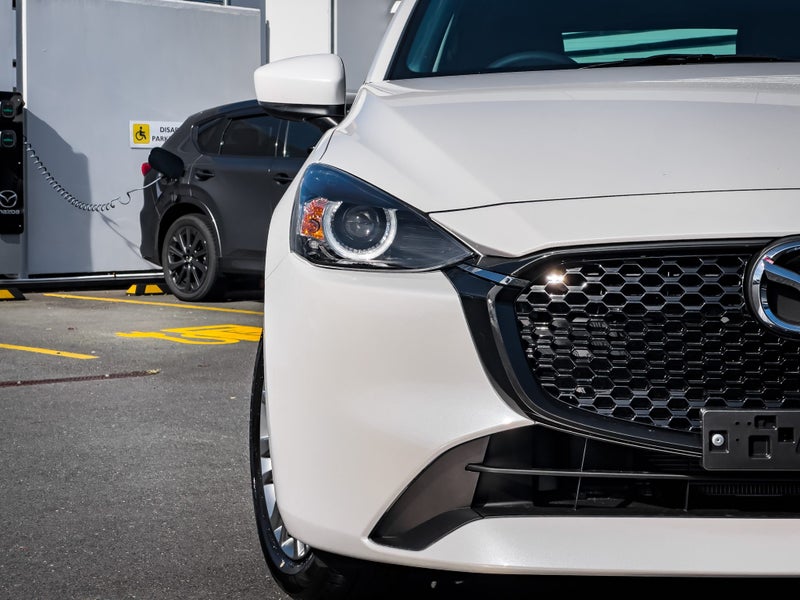 2025 Mazda 2 Gsx 1.5P/6At image 3