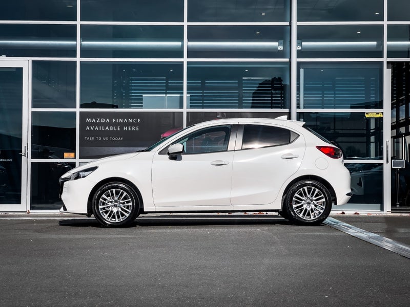 2025 Mazda 2 Gsx 1.5P/6At image 4