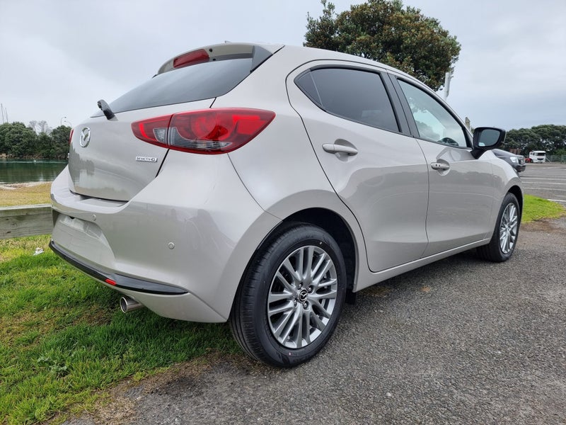 2025 Mazda 2 GSX HATCH 1.5 6AT image 2