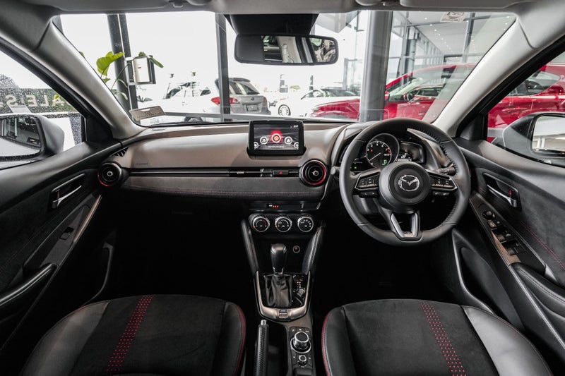 2025 Mazda 2 Ltd 1.5P/6At image 3