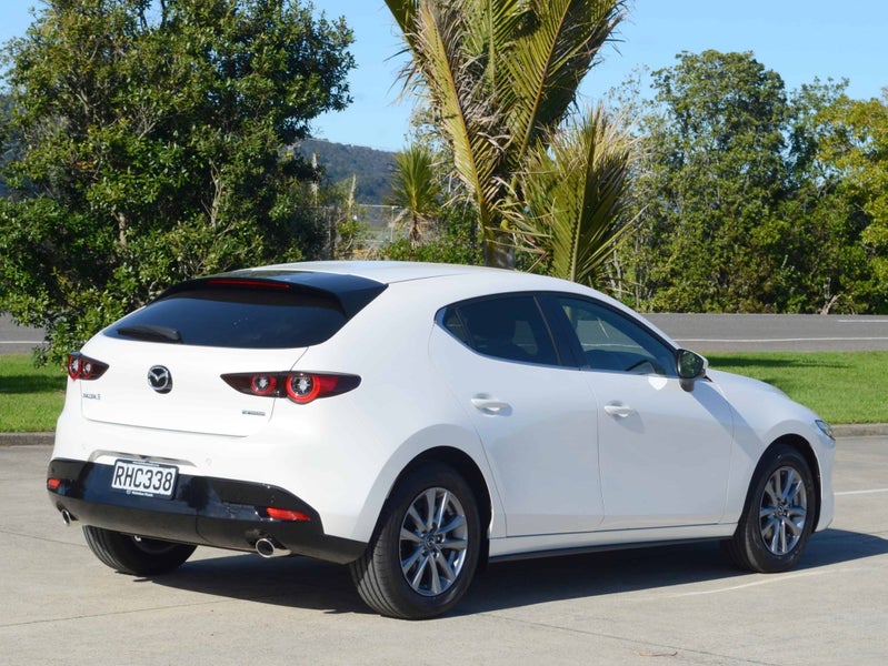 2025 Mazda 3 GSX 2.0i image 4