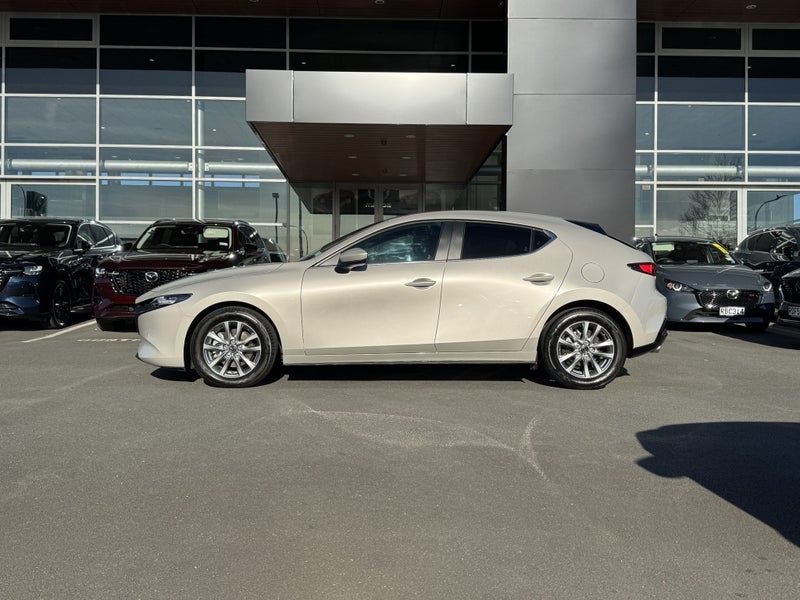 2025 Mazda 3 GSX 2.0L image 2