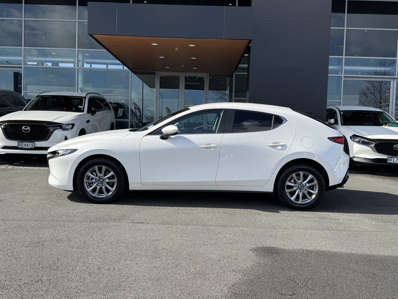 2025 Mazda 3 GSX 2.0L image 2