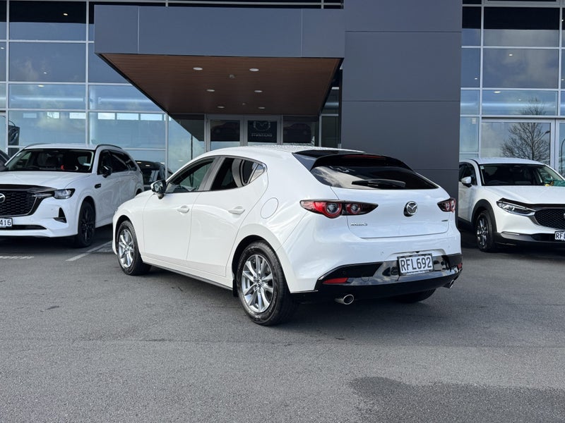 2025 Mazda 3 GSX 2.0L image 3