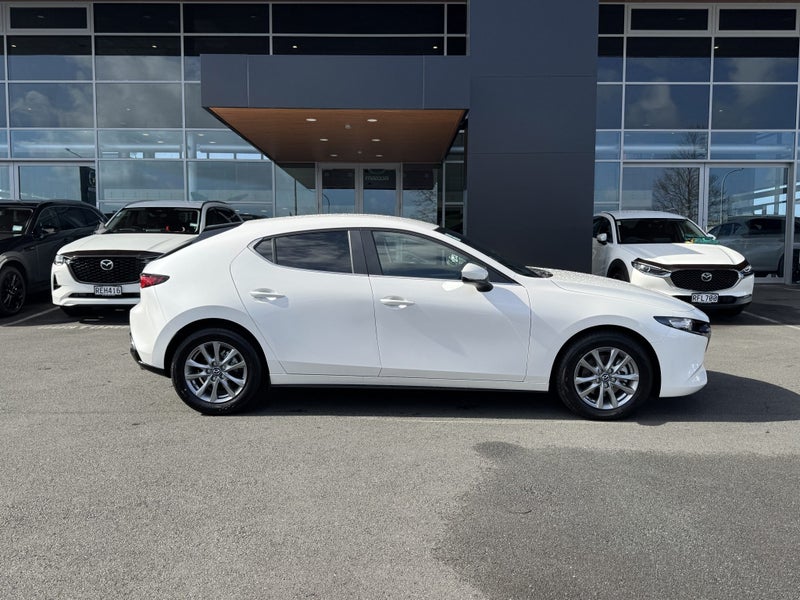 2025 Mazda 3 GSX 2.0L image 4