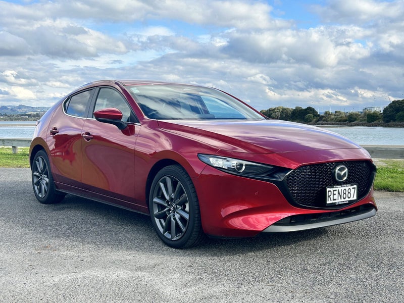 2025 Mazda 3 GTX Hatch 2.5 6AT image 1