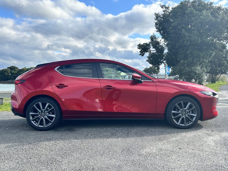 2025 Mazda 3 GTX Hatch 2.5 6AT image 3