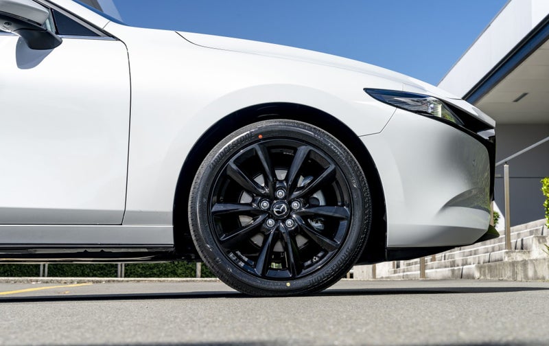 2025 Mazda 3 HOMURA 2.5L FWD Hatchback image 4
