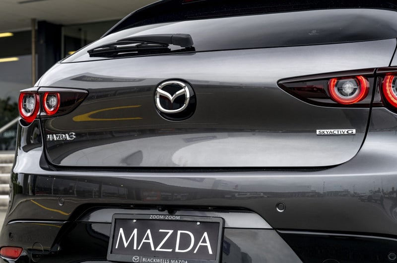 2025 Mazda 3 HOMURA 2.5L FWD Hatchback image 4