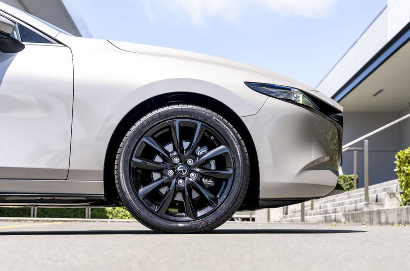 2025 Mazda 3 HOMURA 2.5L FWD Hatchback image 4