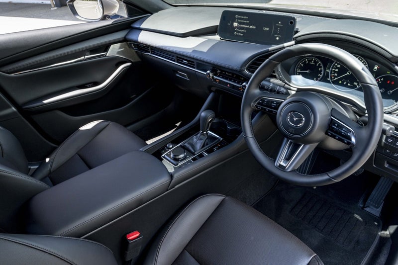 2025 Mazda 3 HOMURA 2.5L FWD Hatchback image 5