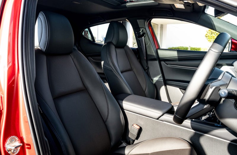 2025 Mazda 3 HOMURA 2.5L FWD Hatchback image 5