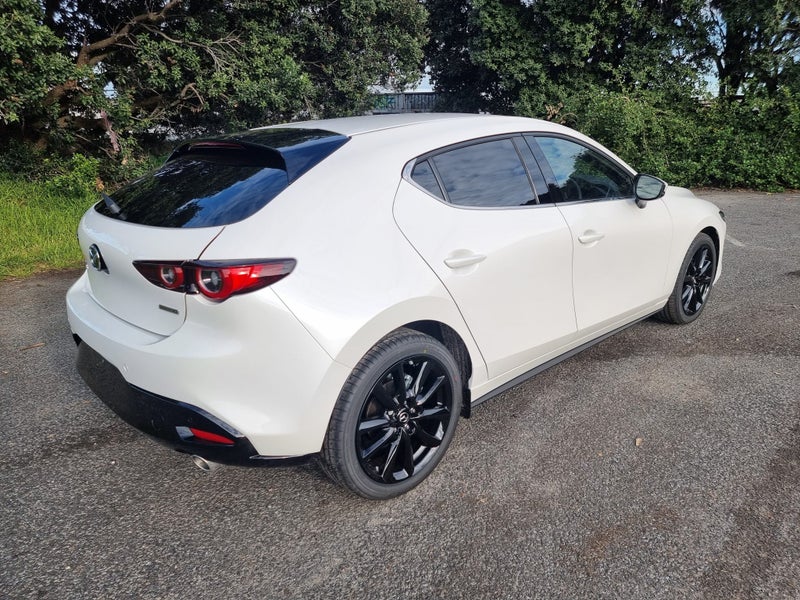 2025 Mazda 3 Homura Hatch 2.5 6AT image 2