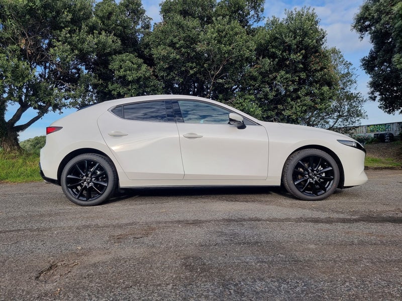 2025 Mazda 3 Homura Hatch 2.5 6AT image 3