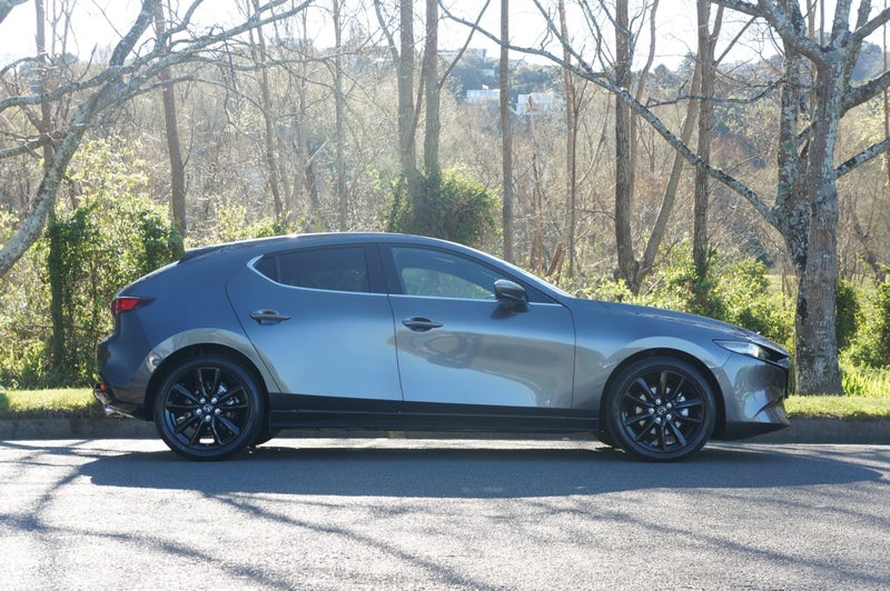 2025 Mazda 3 L HATCH 2.5 SP25 6AT image 2