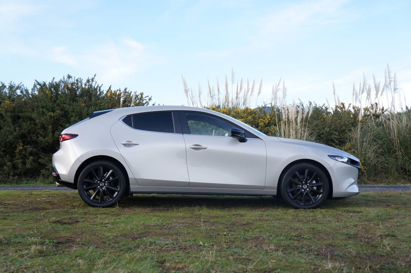 2025 Mazda 3 L HATCH 2.5 SP25 6AT image 2