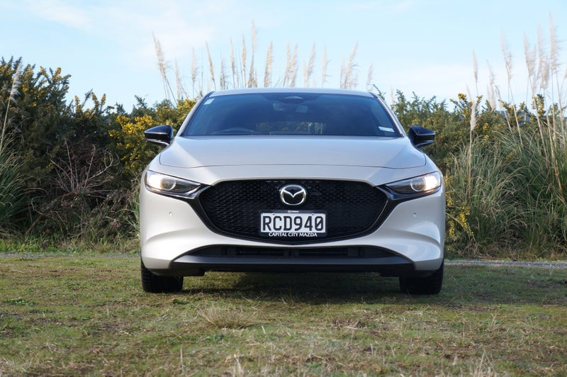 2025 Mazda 3 L HATCH 2.5 SP25 6AT image 3