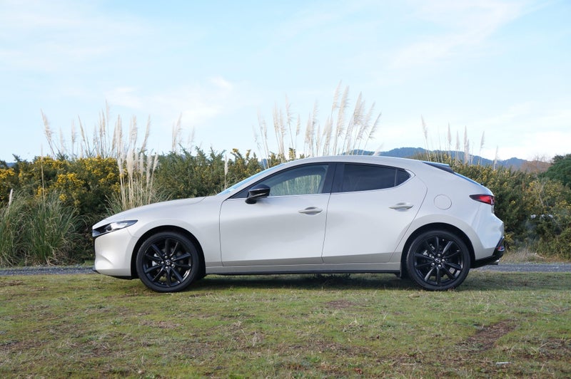2025 Mazda 3 L HATCH 2.5 SP25 6AT image 4