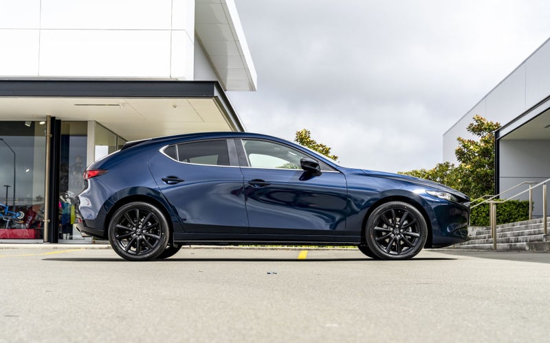 2025 Mazda 3 SP25 2.5L FWD Hatchback image 2