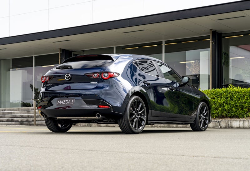 2025 Mazda 3 SP25 2.5L FWD Hatchback image 3