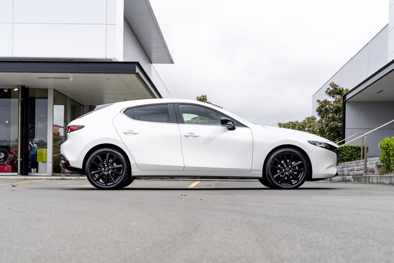 2025 Mazda 3 SP25 2.5L FWD Hatchback image 2
