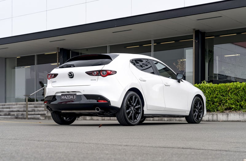 2025 Mazda 3 SP25 2.5L FWD Hatchback image 3