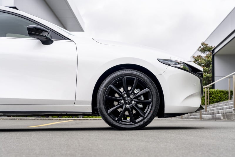2025 Mazda 3 SP25 2.5L FWD Hatchback image 4