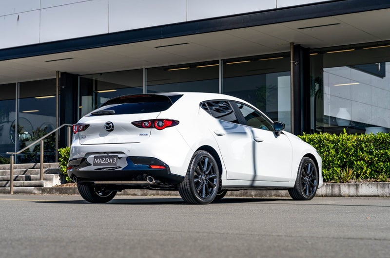 2025 Mazda 3 SP25 2.5L FWD Hatchback image 2