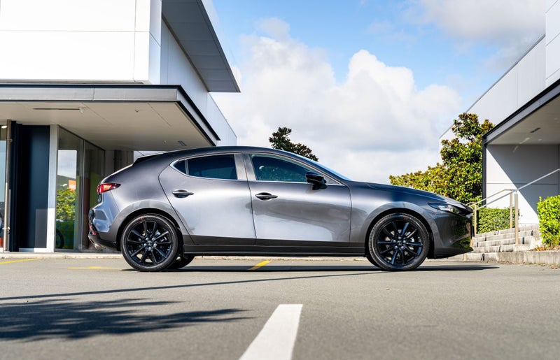 2025 Mazda 3 SP25 2.5L FWD Hatchback image 3