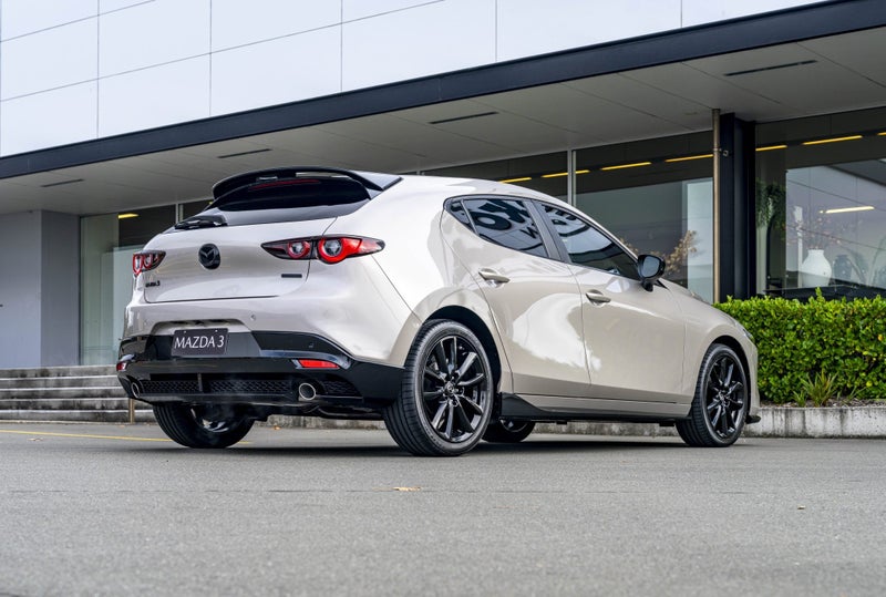 2025 Mazda 3 SP25 2.5L FWD Hatchback image 2