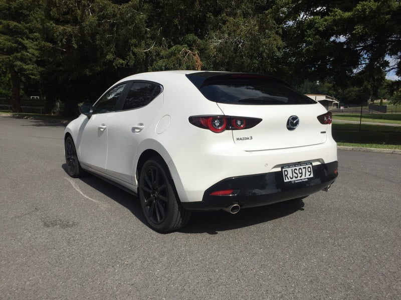 2025 Mazda 3 SP25 2.5L PETROL HATCH image 5