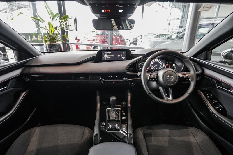 2025 Mazda 3 Sp25 2.5P/6At image 3