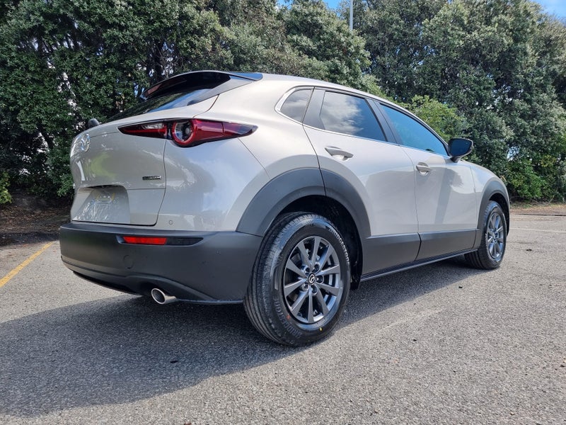 2025 Mazda CX-30 FWD GSX 2.0 6AT image 2