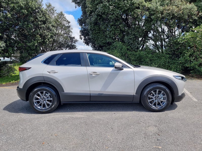 2025 Mazda CX-30 FWD GSX 2.0 6AT image 3