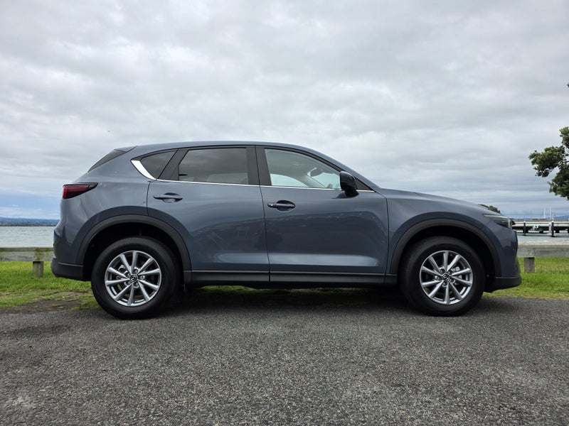 2025 Mazda CX-5 AWD 2.5L GSX 6AT P image 4
