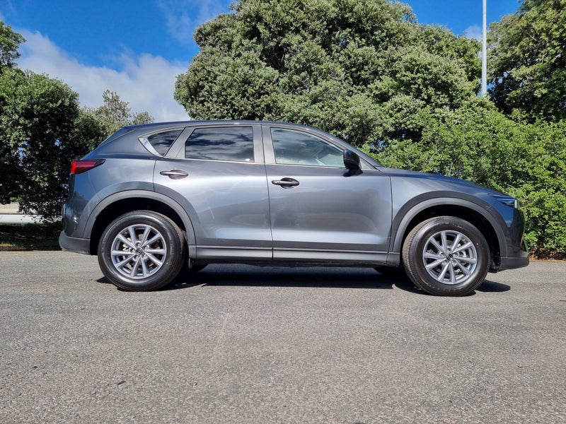2025 Mazda CX-5 AWD 2.5L GSX 6AT P image 3