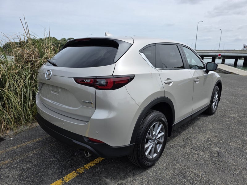2025 Mazda CX-5 AWD 2.5L GSX 6AT P image 3