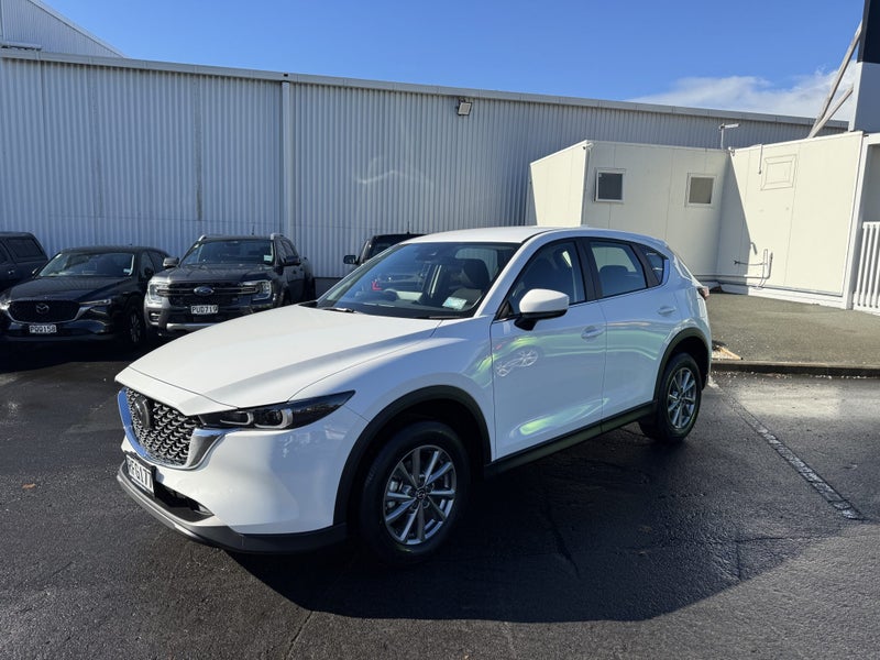 2025 Mazda CX-5 GLX FWD 2.0L image 2