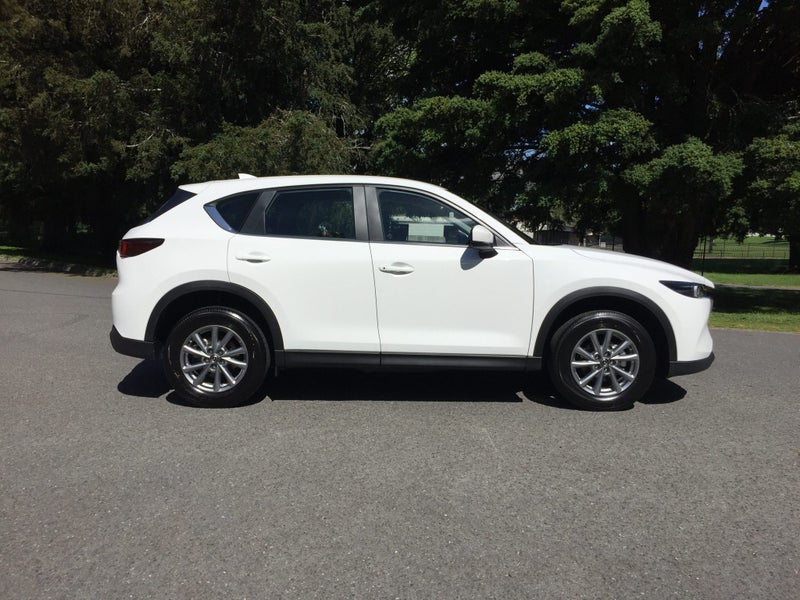 2025 Mazda CX-5 GLX FWD 2.0L PETROL image 2