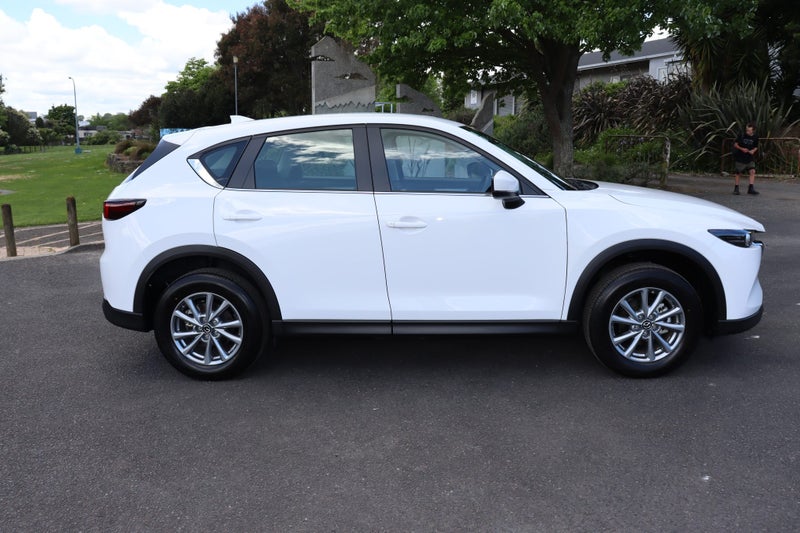 2025 Mazda CX-5 GLX FWD 2.0L PETROL image 3