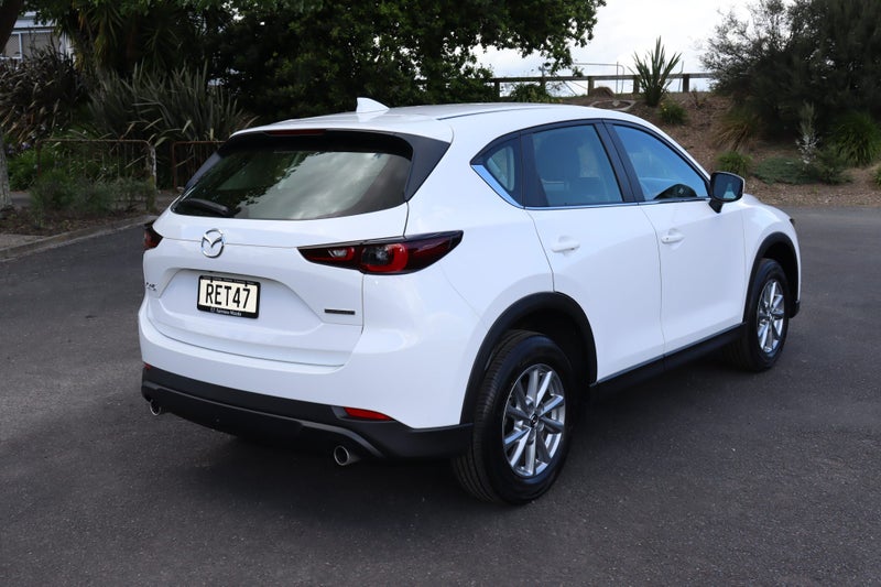 2025 Mazda CX-5 GLX FWD 2.0L PETROL image 4