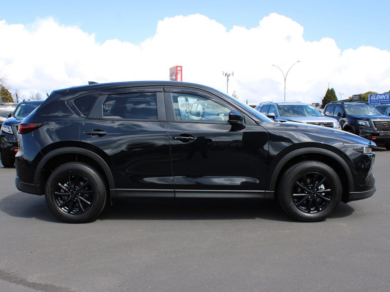 2025 Mazda CX-5 GSX AWD image 3