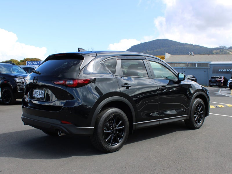 2025 Mazda CX-5 GSX AWD image 4